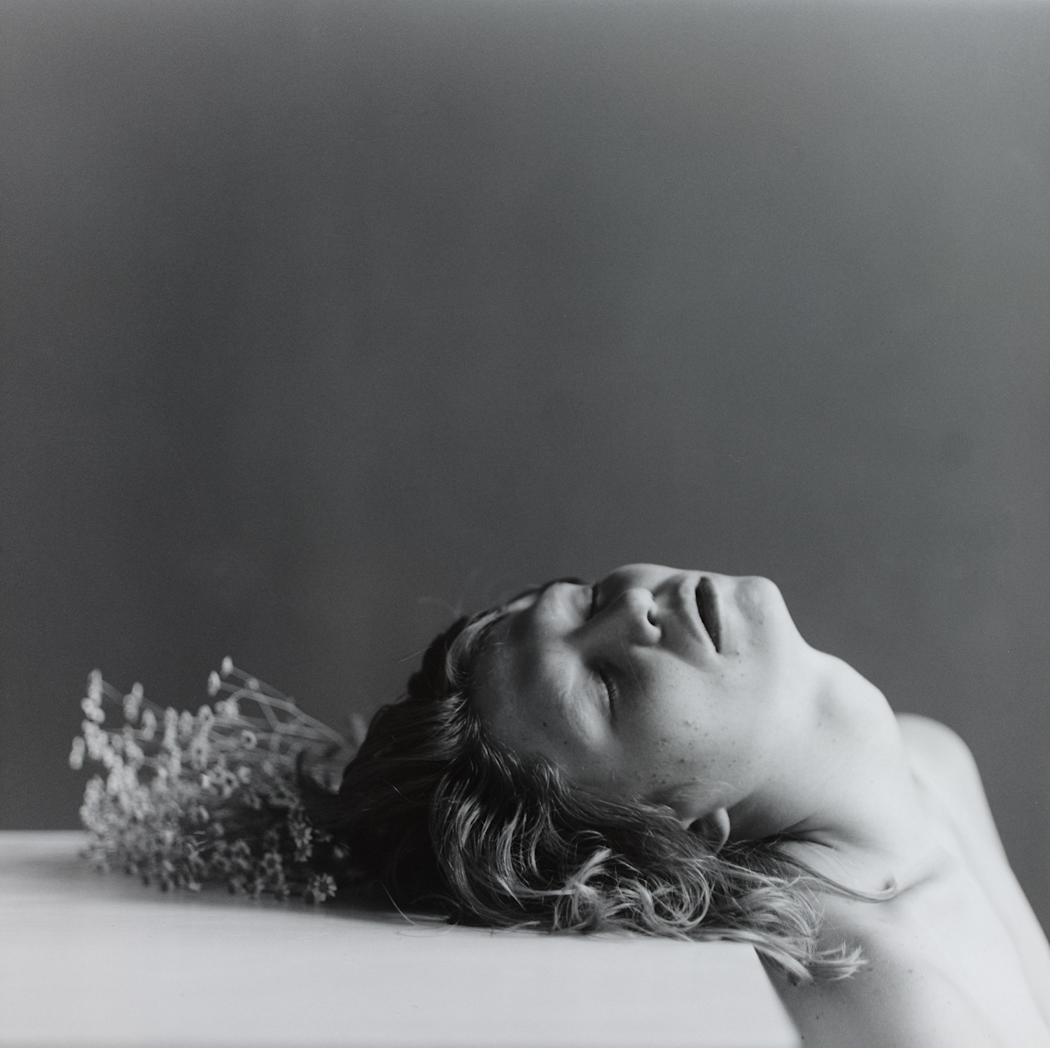 v sleeping with flowers - silvergelatine fineart print